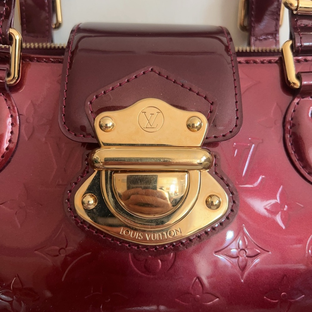 LOUIS VUITTON Amarante
Melrose Avenue Vernis Monogram
Satchel - Picture 9 of 9